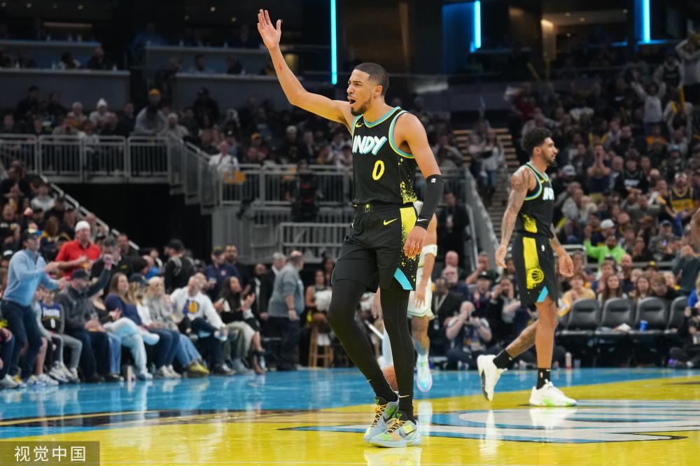 在詹姆斯复 在詹姆斯复