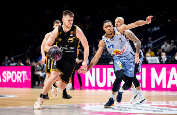 变得更加艰 变得更加艰